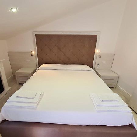 Isola Nel Parco Villas & Rooms Λα Μανταλένα Εξωτερικό φωτογραφία
