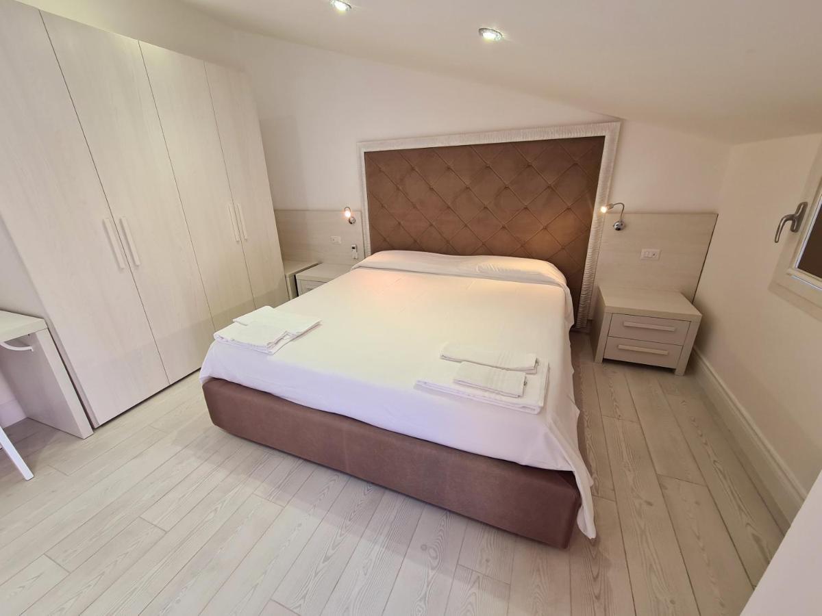 Isola Nel Parco Villas & Rooms Λα Μανταλένα Εξωτερικό φωτογραφία
